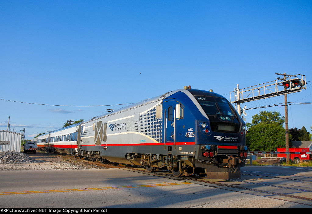 IDTX 4605 Amtrak Midwest Illinois Zephyr
